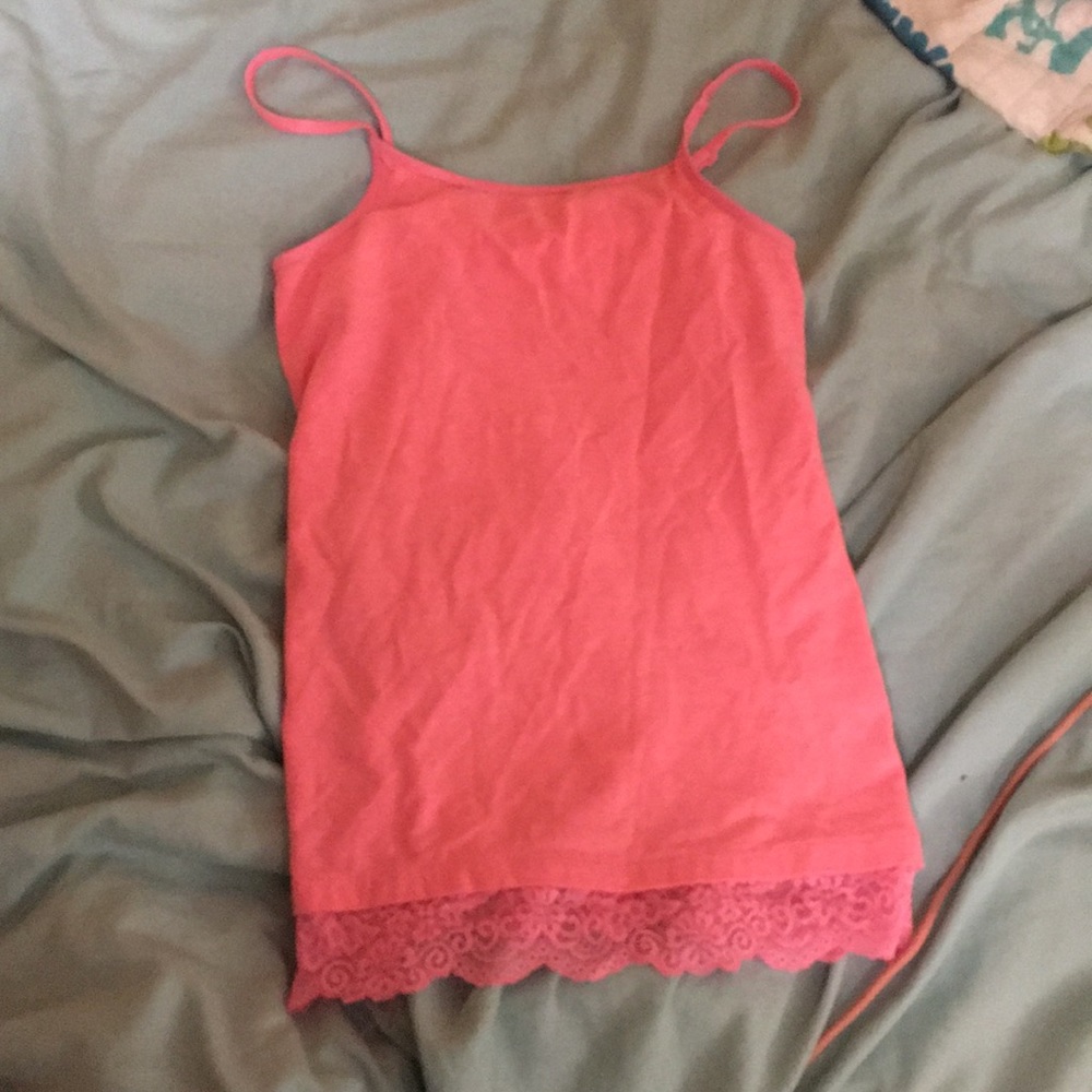 i am selling a pink tank top